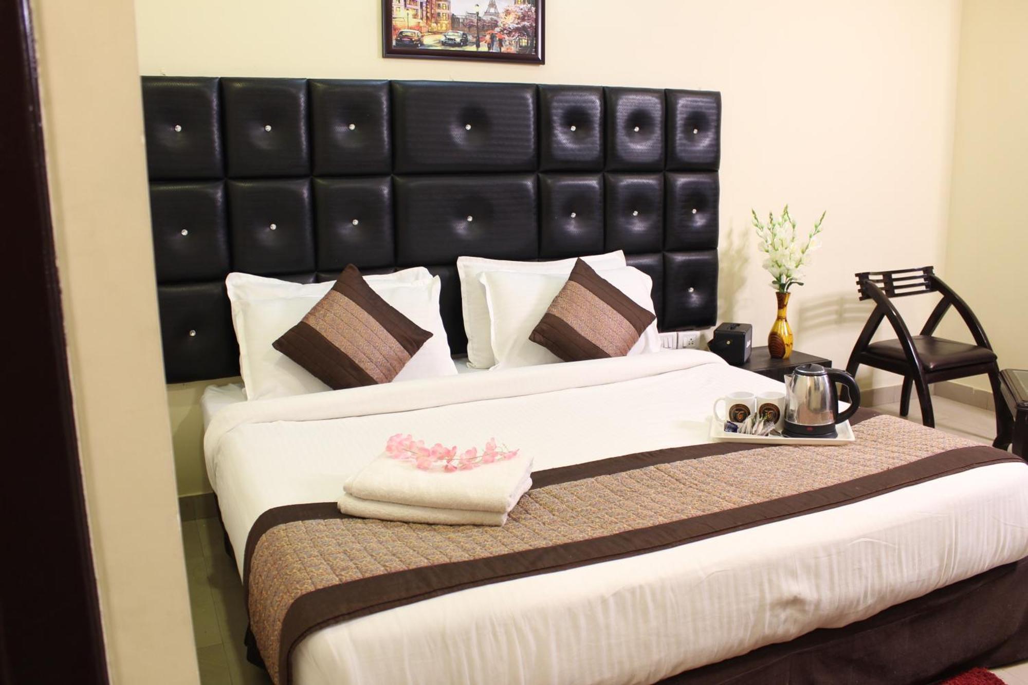 Royal Rosette Lake View Bhimtal Нейнитал Екстериор снимка