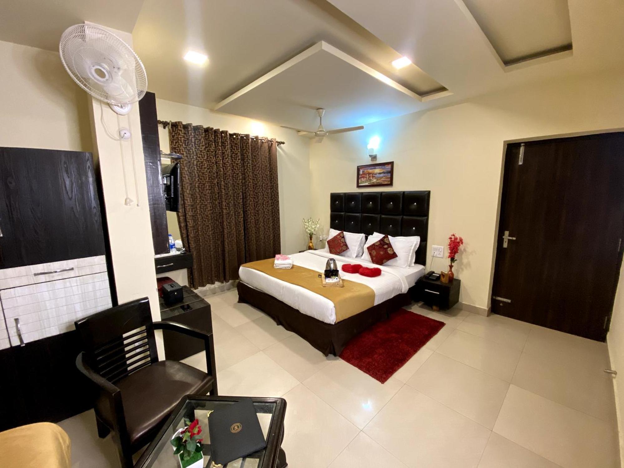 Royal Rosette Lake View Bhimtal Нейнитал Екстериор снимка